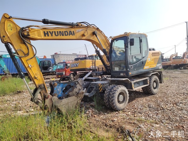 现代 R150WVS 挖掘机