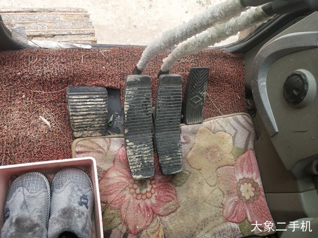 龙工 LG6225E 挖掘机