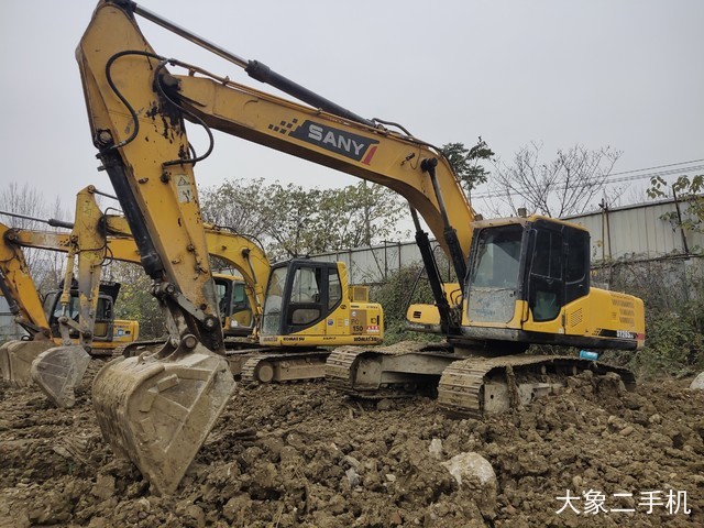 三一重工 SY235C-8S 挖掘机