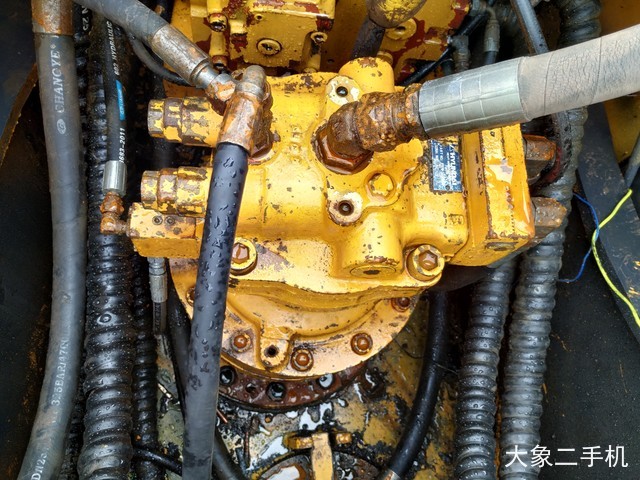 现代 R225LC-7 挖掘机