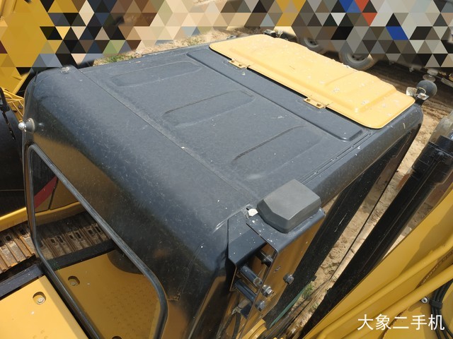 卡特彼勒 323D2L 挖掘机