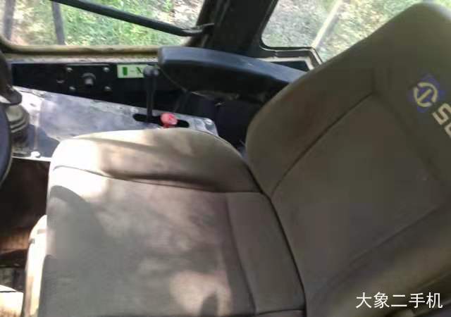 山工 SEM660B 装载机