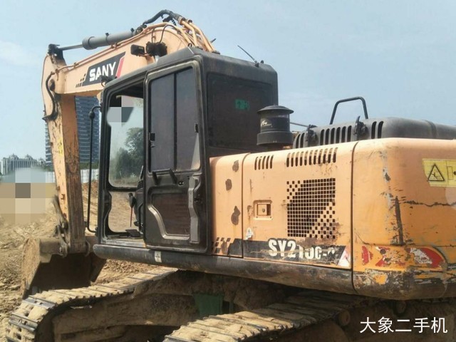 三一重工 SY215C-9 挖掘机