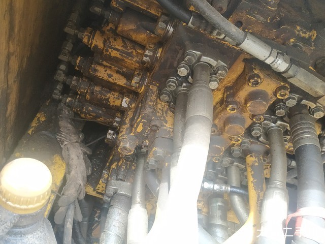 小松 PC240LC-8 挖掘机