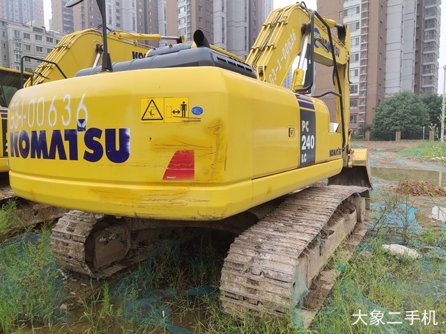 小松 PC220-8M0 挖掘机