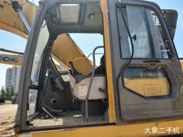 徐工 XE215C 挖掘机