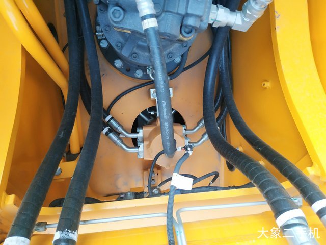 龙工 LG6225E 挖掘机