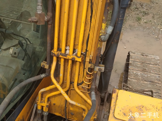 三一重工 SY235C-8 挖掘机