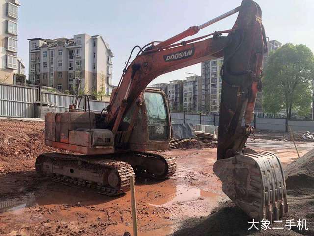 斗山 DX120-9C 挖掘机