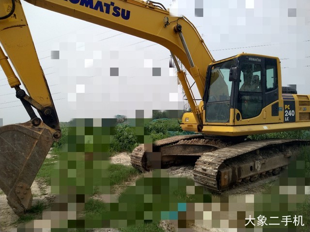 小松 PC240LC-8M0 挖掘机