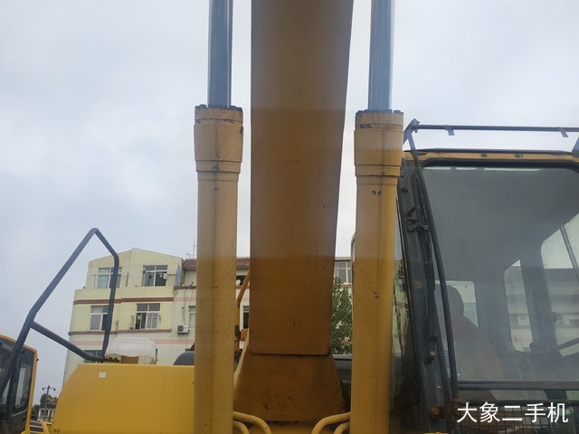 小松 PC240LC-8 挖掘机