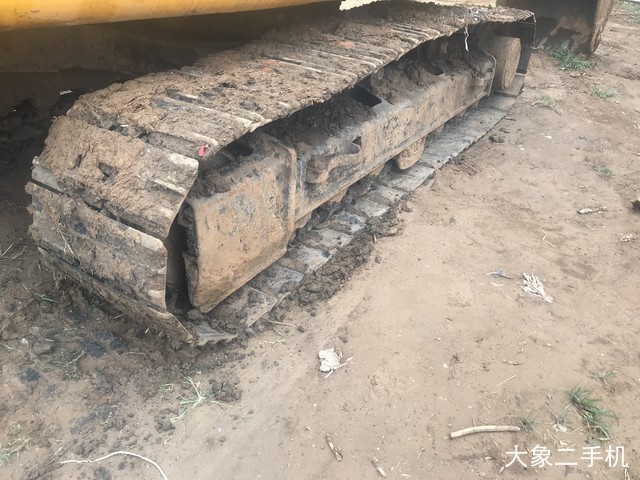 龙工 LG6225D 挖掘机