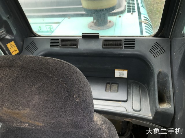 神钢 SK200-8 挖掘机