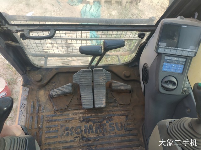 小松 PC240LC-8 挖掘机