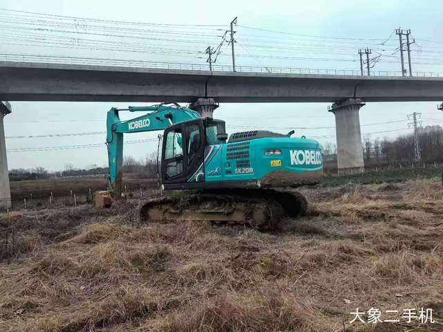 神钢 SK200-10 挖掘机