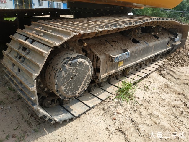 龙工 LG6225E 挖掘机