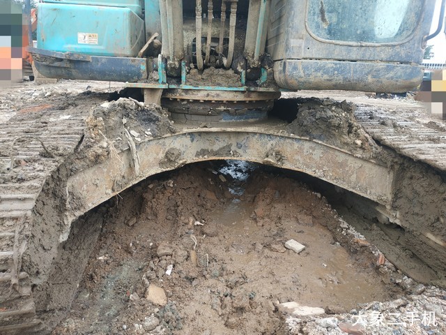 神钢 SK260LC-8 挖掘机