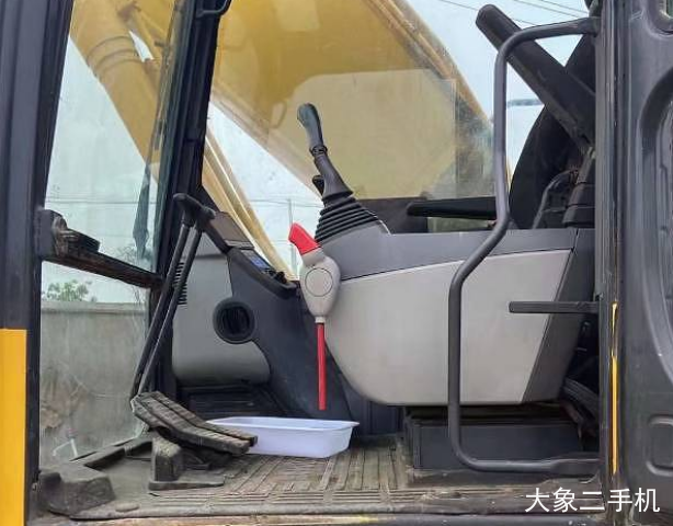 小松 PC200-8M0 挖掘机