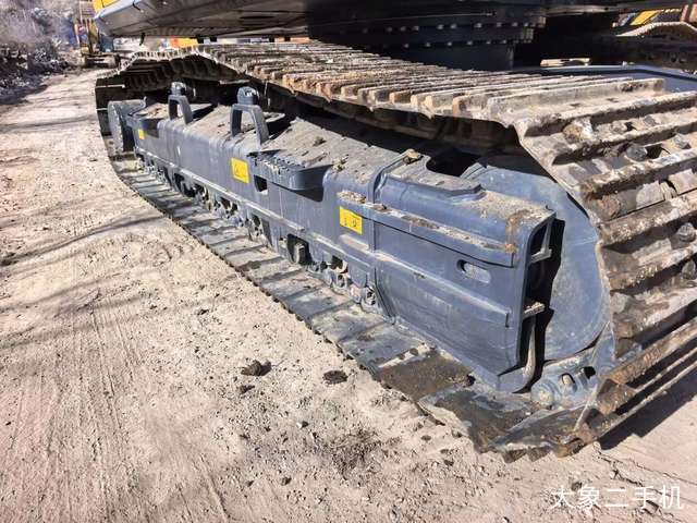 徐工 XE240D 挖掘机