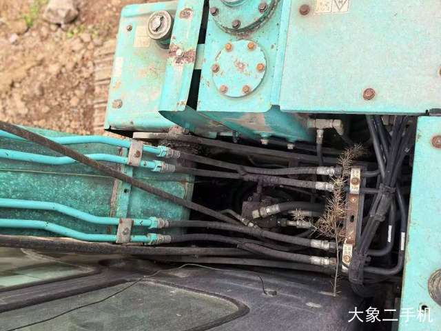 神钢 SK75-8 挖掘机