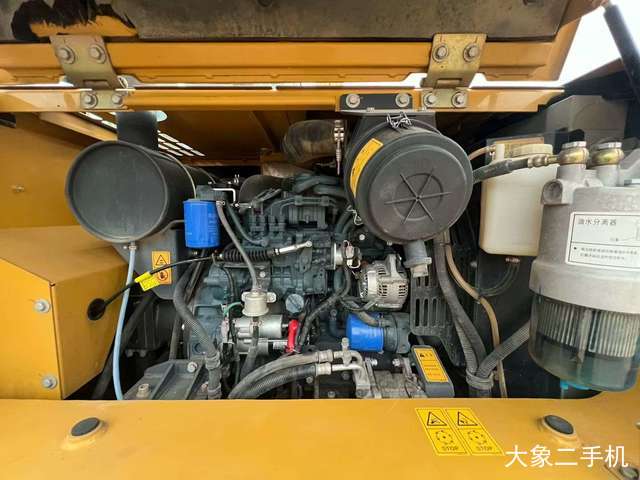 徐工 XE75D 挖掘机