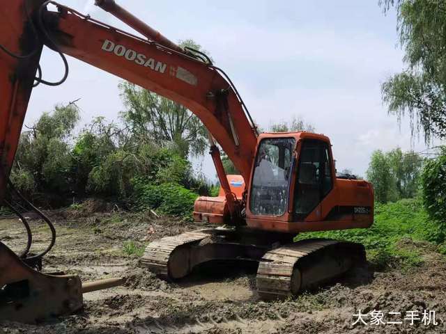 斗山 DH220LC-7 挖掘机