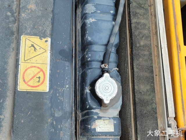 现代 R225-7 挖掘机