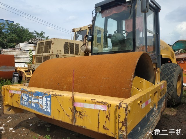 厦工 XG6202M 压路机