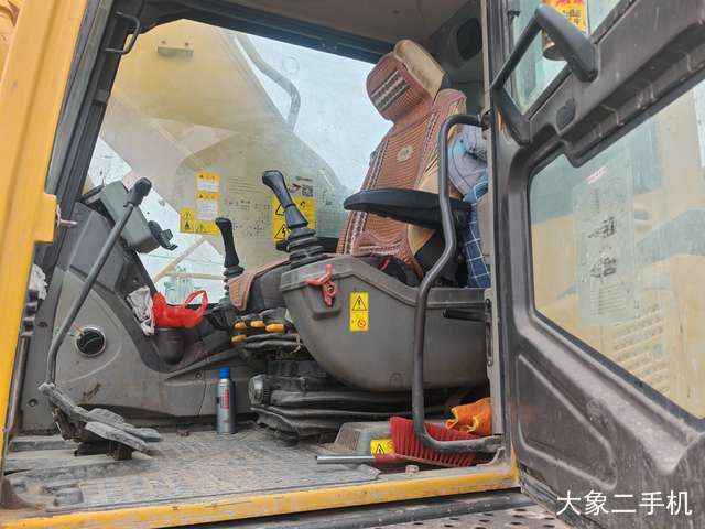 山东临工 E6360F 挖掘机