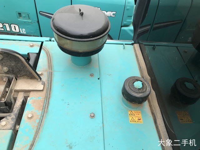 神钢 SK200-10 挖掘机