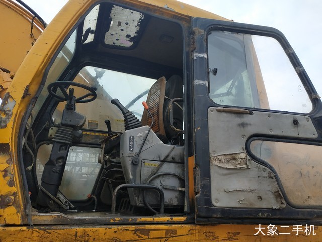 现代 R210W-5 挖掘机