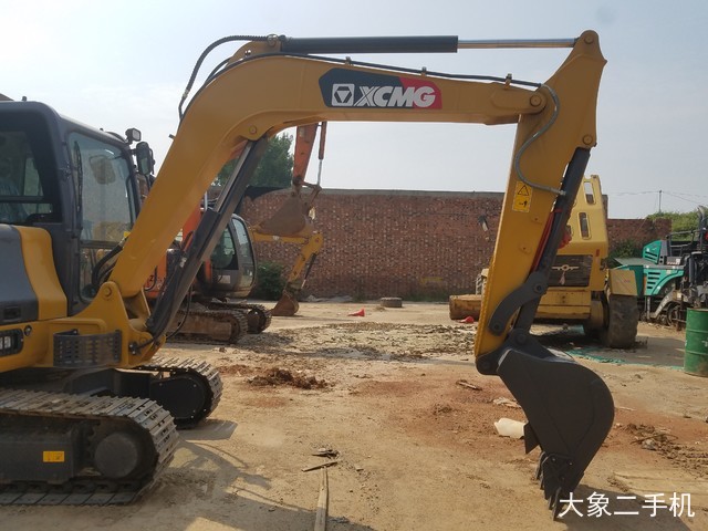 徐工 XE60D 挖掘机