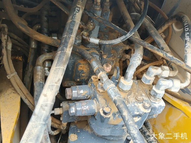 徐工 XE150D 挖掘机