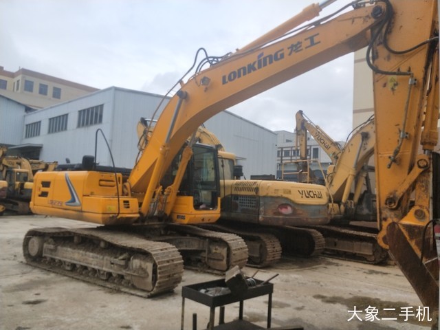 龙工 LG6225E 挖掘机