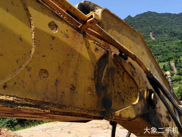 卡特彼勒 320B 挖掘机