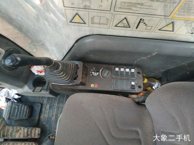 三一重工 SY215C 挖掘机