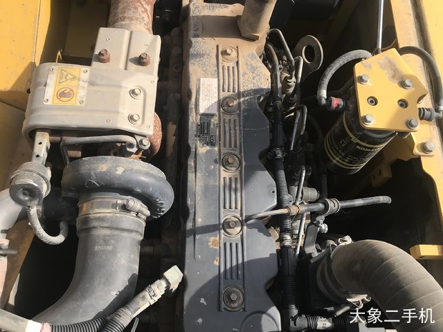 小松 PC240LC-8M0 挖掘机