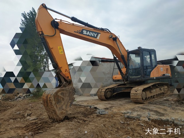 三一重工 SY215C-9 挖掘机