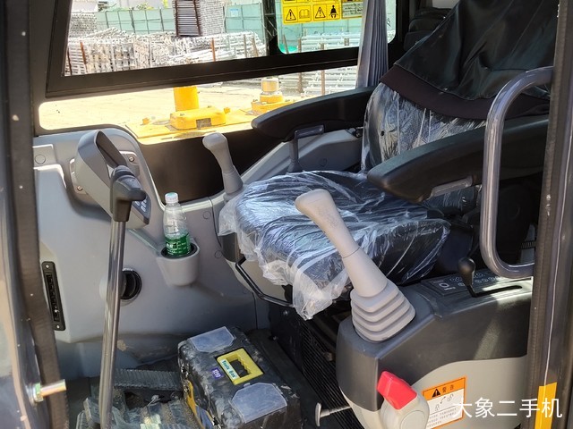 徐工 XE60D 挖掘机