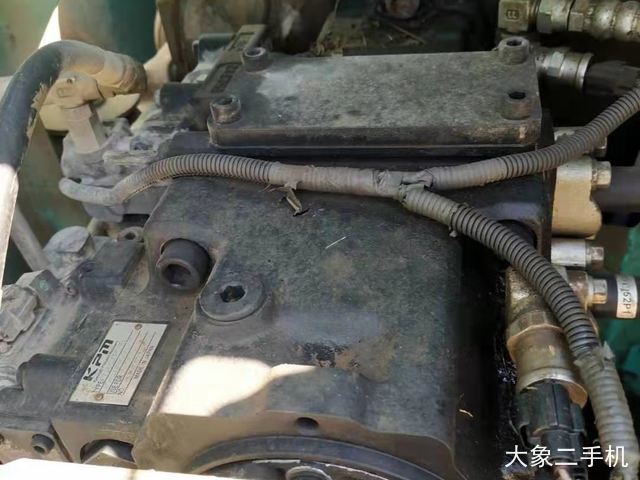 神钢 SK130-8 挖掘机