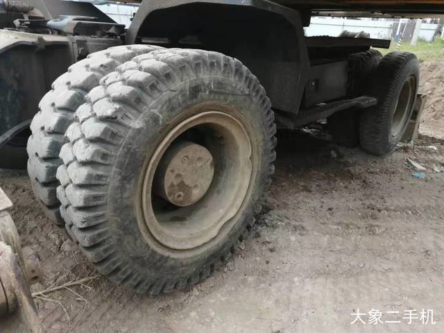 现代 R210W-7 挖掘机