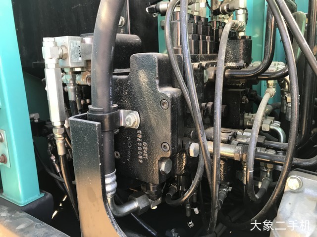 神钢 SK75-8 挖掘机