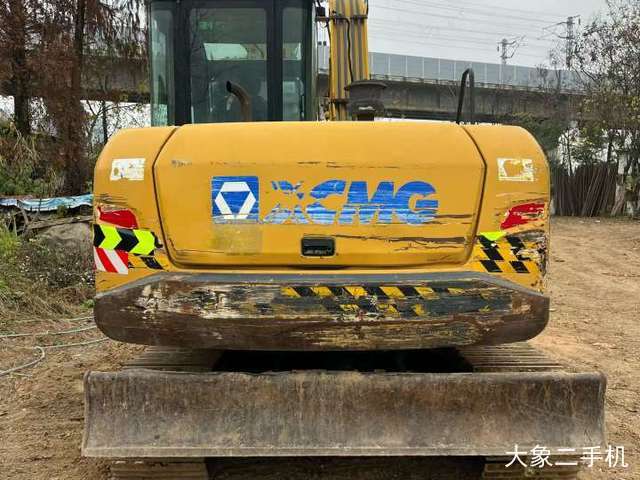 徐工 XE75D 挖掘机