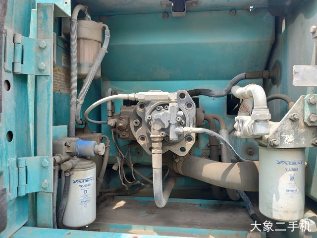 神钢 SK200-8 挖掘机