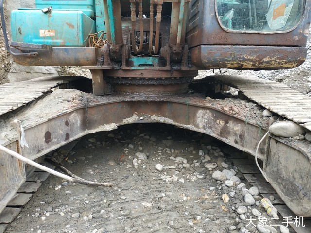 神钢 SK260LC-8 挖掘机