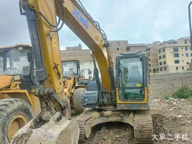 徐工 XE135D 挖掘机