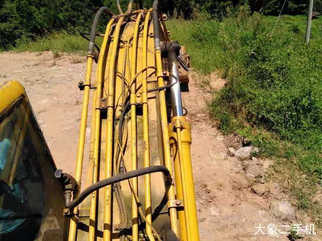 卡特彼勒 320B 挖掘机