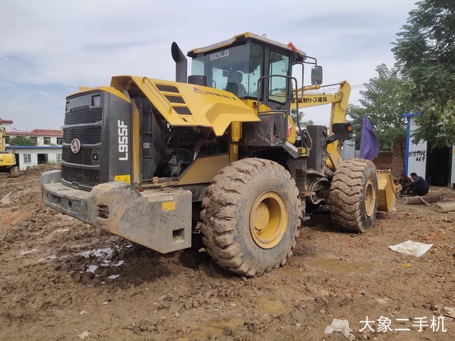 山东临工 L955F 装载机