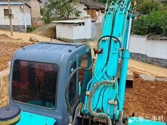 神钢 SK210LC-8 挖掘机