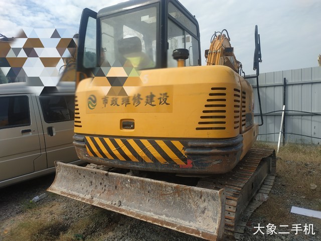 雷沃重工 FR65V8 挖掘机